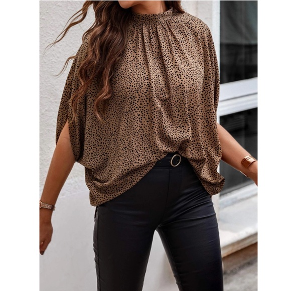 Spotted Print Cheetah Pattern Short Sleeve Relaxed Fit Blouse Tan Tie Back Neck - Picture 3 of 8